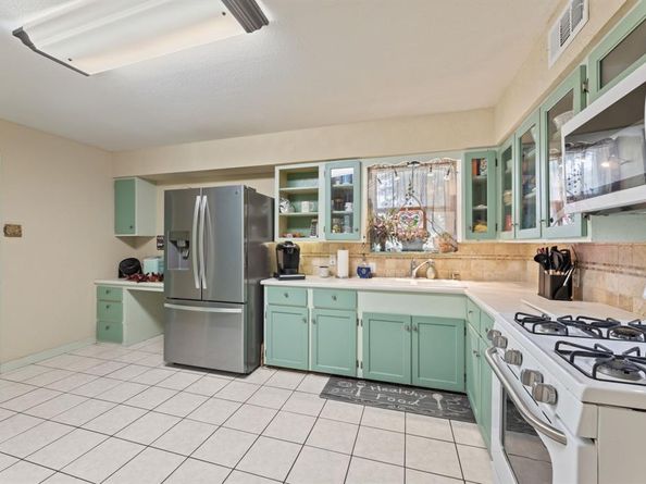 10382  Newcombe Drive , Dallas Texas 75228