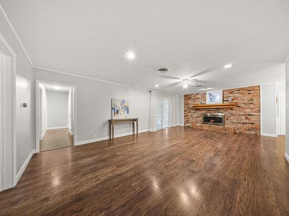 1809  Glenbrook Drive , Irving Texas 75061