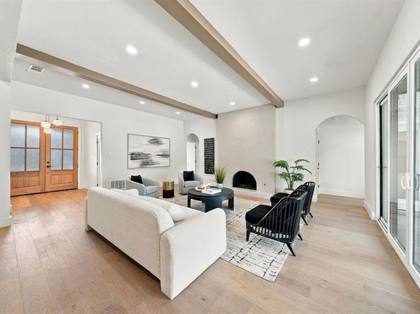 6803  Flanary Lane , Dallas Texas 75252
