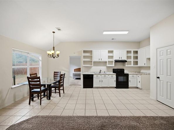 917  Chase Lane , Denton Texas 76209