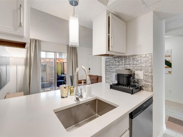 1810 N Garrett Avenue  119, Dallas Texas 75206