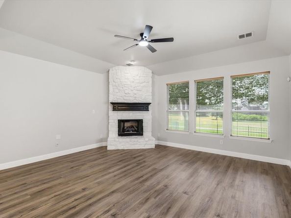 1581  Meadows Avenue , Lantana Texas 76226