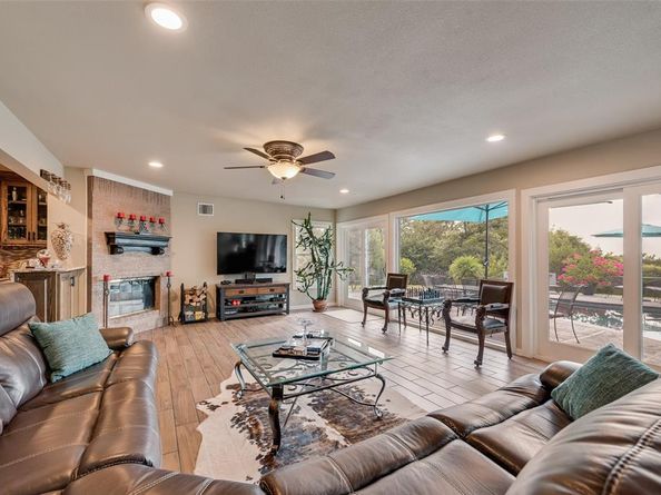 1819 W Belt Line Road , Cedar Hill Texas 75104