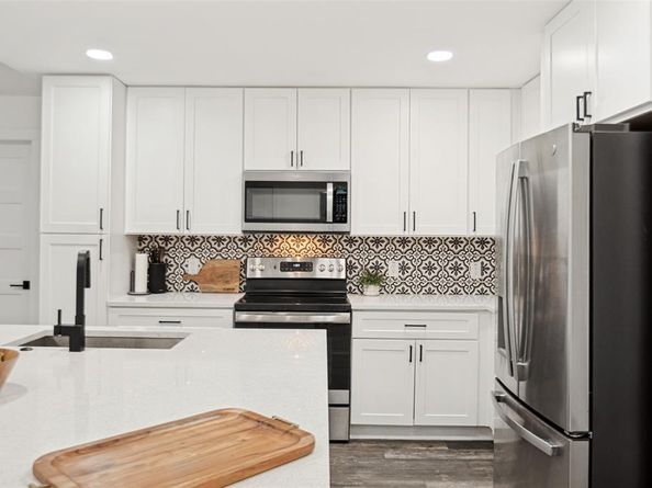 9038  Flicker Lane , Dallas Texas 75238