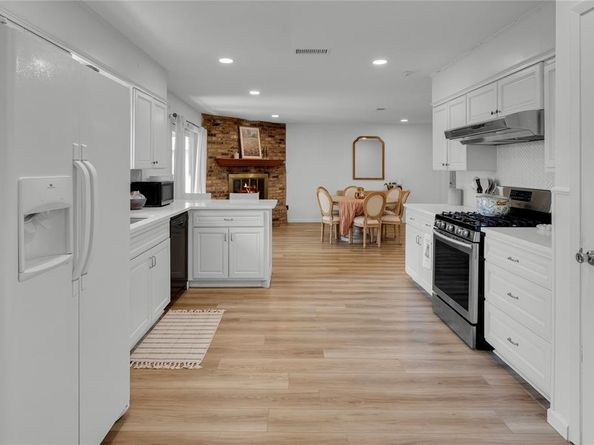 2712  Larkin Avenue  , Fort Worth Texas 76133