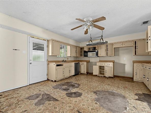 1611  Shepherd Lane , Dallas Texas 75253