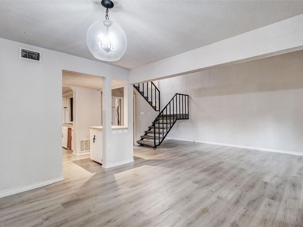 3161  Golden Oak  , Farmers Branch Texas 75234