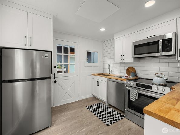 2219 Fairview Avenue E 6, Seattle WA 98102