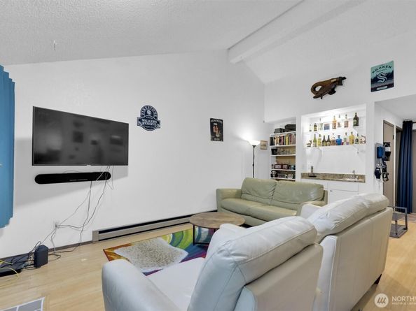 15370 62nd Avenue S B4, Tukwila WA 98118