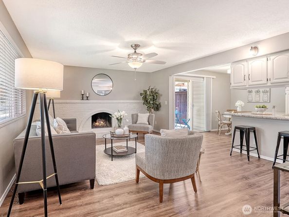 411 213th Place SW 12A, Bothell WA 98021