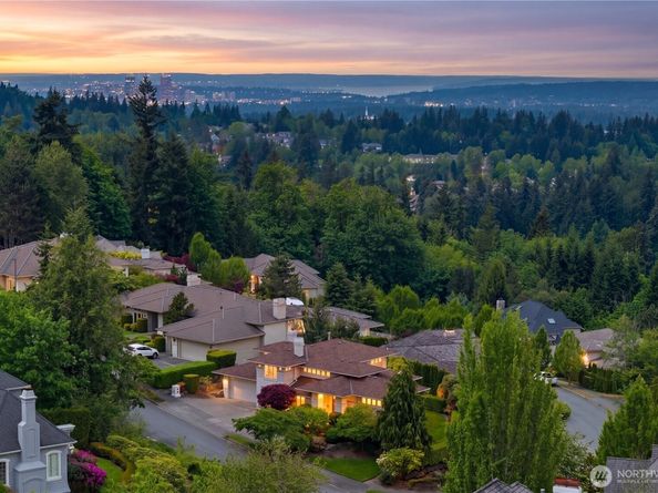 17288 SE 57th Place, Bellevue WA 98006