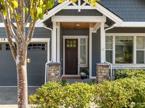 614 Landmark Court NE, Bainbridge Island WA 98110