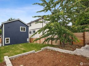 4004 Courtland Place S, Seattle WA 98118