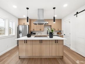 4004 Courtland Place S, Seattle WA 98118