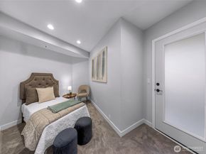 9039 NE Juanita Drive 104, Kirkland WA 98034