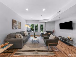 9039 NE Juanita Drive 104, Kirkland WA 98034