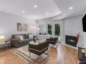 9039 NE Juanita Drive 104, Kirkland WA 98034