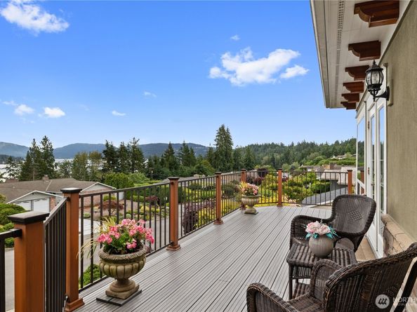 413 174th Place NE, Bellevue WA 98008