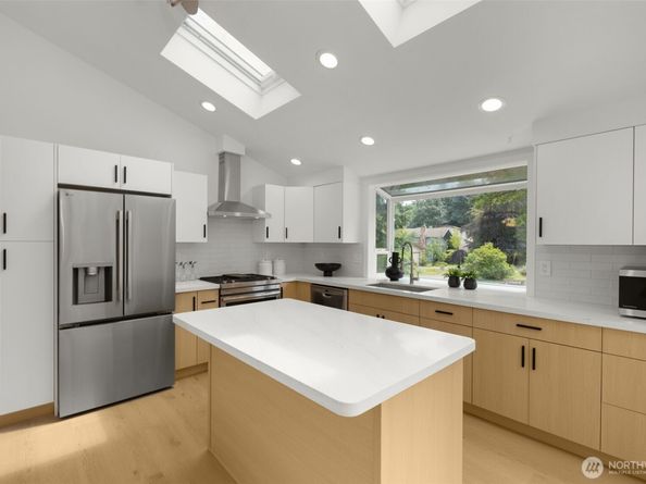 9416 NE 143rd Street, Kirkland WA 98034