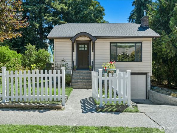8538 Ashworth Avenue N, Seattle WA 98103