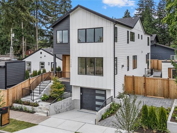 11709 Roosevelt Way NE, Seattle WA 98125
