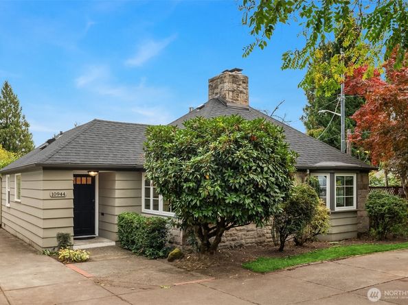 10944 23rd Avenue NE, Seattle WA 98125
