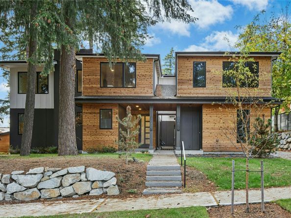 10827 104th Avenue NE, Kirkland WA 98033