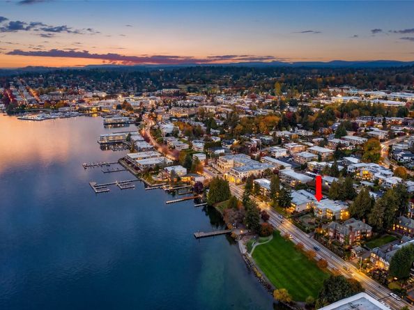 6620 Lake Washington Boulevard NE 103, Kirkland WA 98033