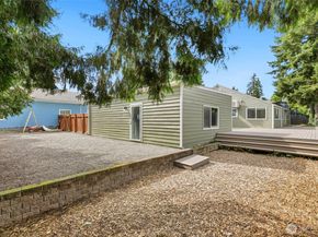 11636 13th Avenue SW, Burien WA 98146