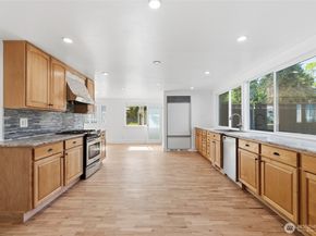 11636 13th Avenue SW, Burien WA 98146