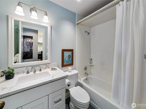 1401 5th Avenue W 306, Seattle WA 98119