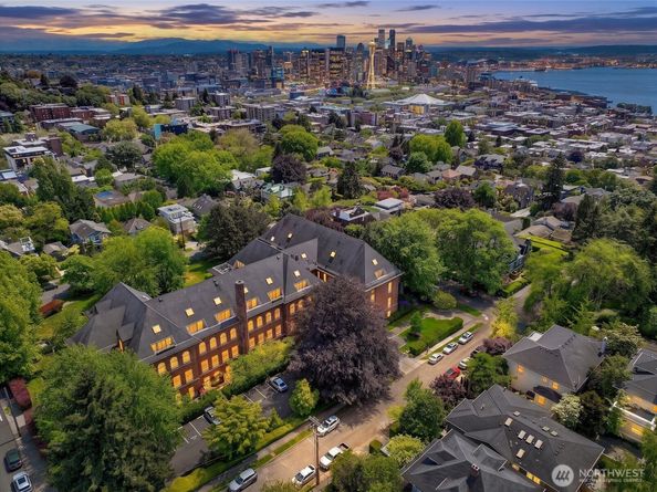 1401 5th Avenue W 306, Seattle WA 98119