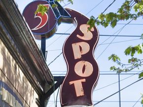 1401 5th Avenue W 306, Seattle WA 98119