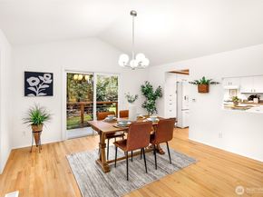 15727 Cascadian Way, Bothell WA 98012