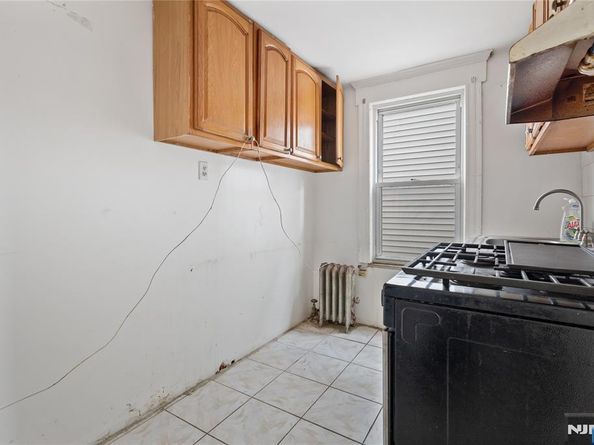 1209 6th, North Bergen NJ 07047