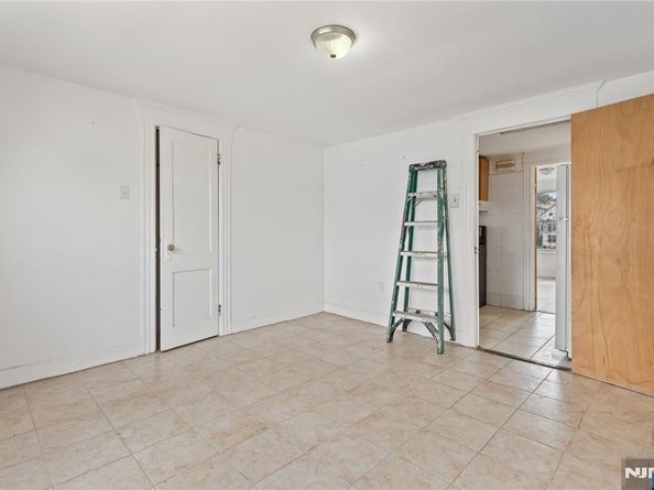 1209 6th, North Bergen NJ 07047