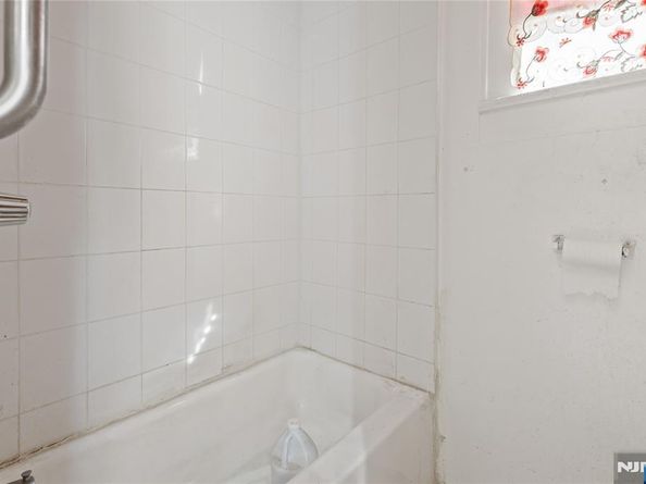 1209 6th, North Bergen NJ 07047