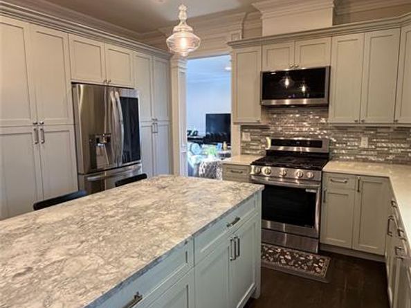 119 Lakeview Avenue, Leonia NJ 07605