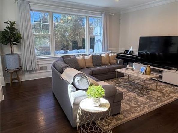 119 Lakeview Avenue, Leonia NJ 07605