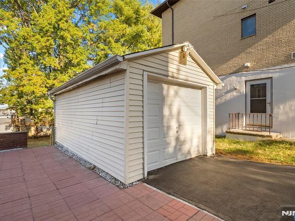 539 Hillside Street, Ridgefield NJ 07657