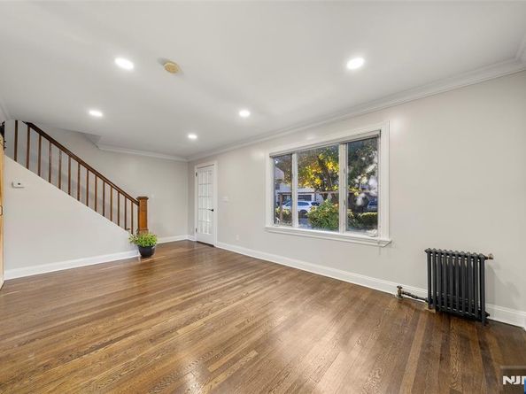 539 Hillside Street, Ridgefield NJ 07657