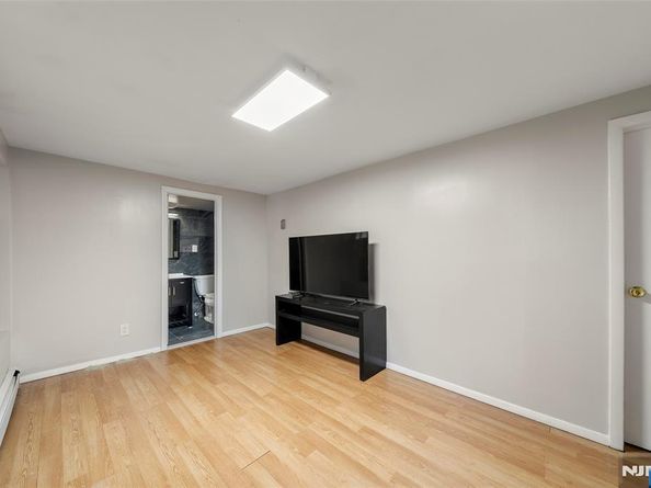 539 Hillside Street, Ridgefield NJ 07657