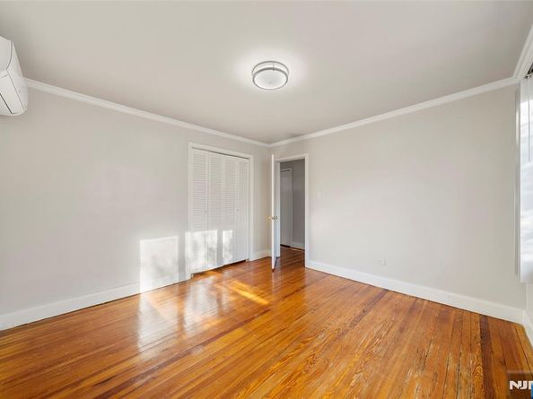 539 Hillside Street, Ridgefield NJ 07657