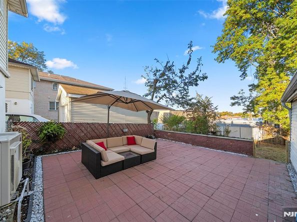 539 Hillside Street, Ridgefield NJ 07657