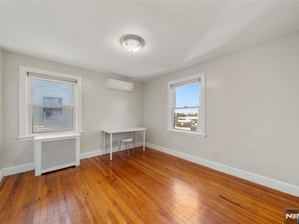 539 Hillside Street, Ridgefield NJ 07657