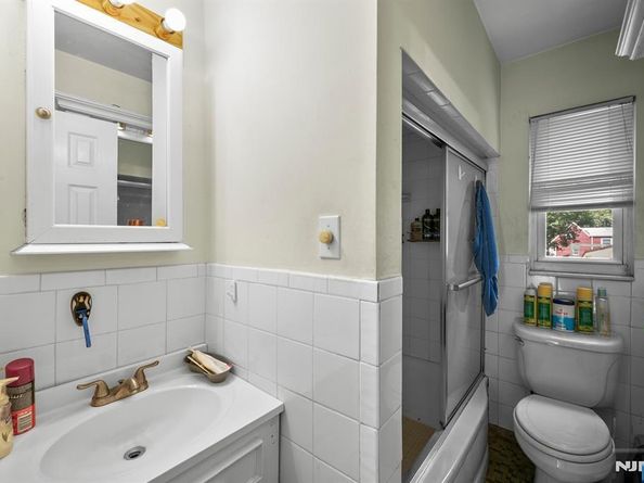 735 Clark Avenue, Ridgefield NJ 07657