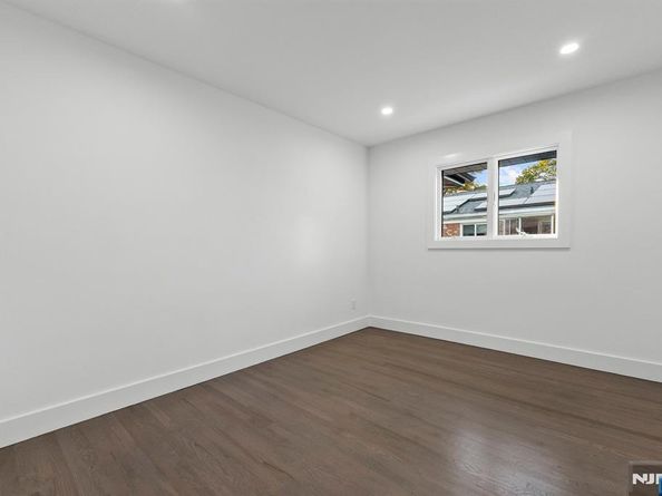 1107 Fairview Lane, Fort Lee NJ 07024