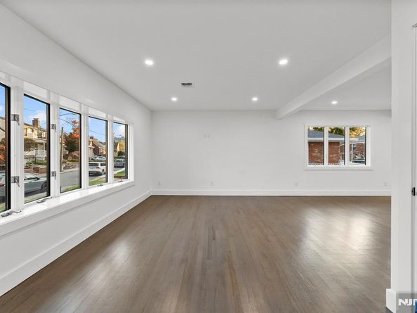 1107 Fairview Lane, Fort Lee NJ 07024