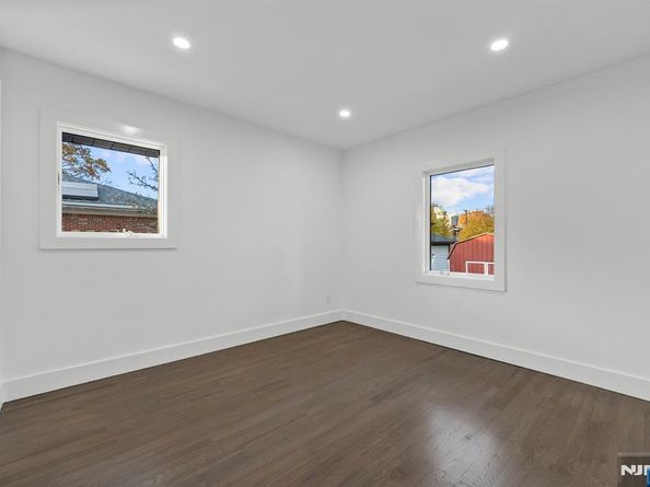 1107 Fairview Lane, Fort Lee NJ 07024