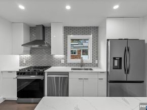 1107 Fairview Lane, Fort Lee NJ 07024